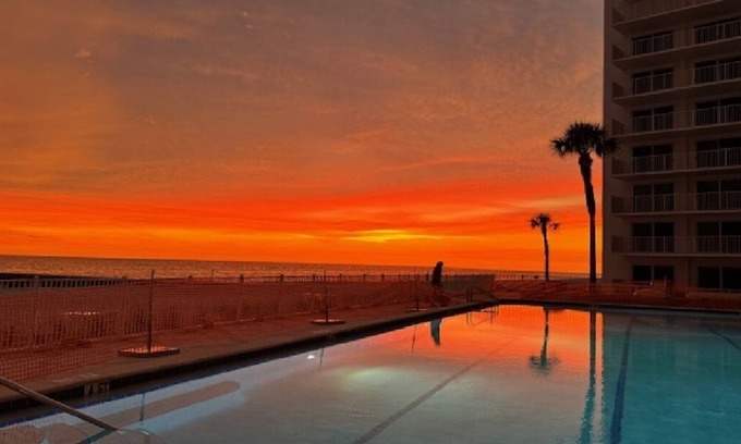 Longboat Key Condo | Stunning, resort like, Longboat Key, 2-bedroom condo on Gulf beach, near stores!