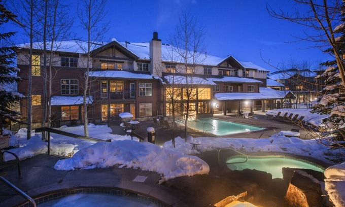 Peak 9 Cabin | Stunning Ski-in Ski-out 2 Bedroom lodge with all the premium amenities Sleeps 8