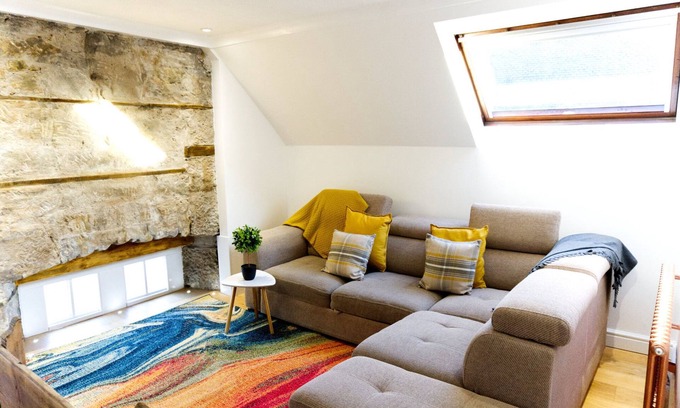 Airth Apartment | Stunning spacious apt in culross