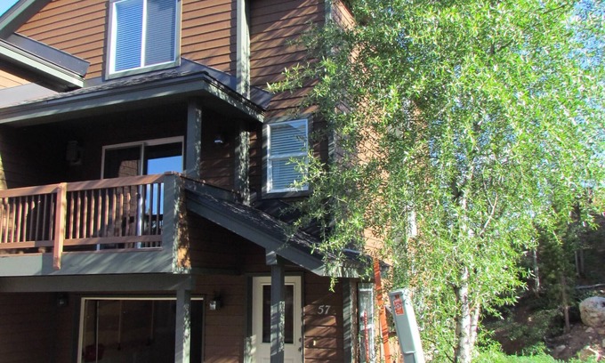 Wildernest House | Stunning Townhome with mountain views, Ideal all season location
