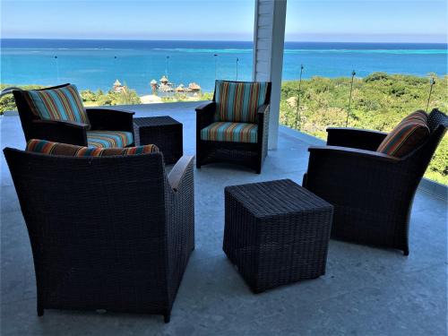 Pristine Bay House | Stunning Turquoise Views From This 2 Bedroom, 2 Bath Home,