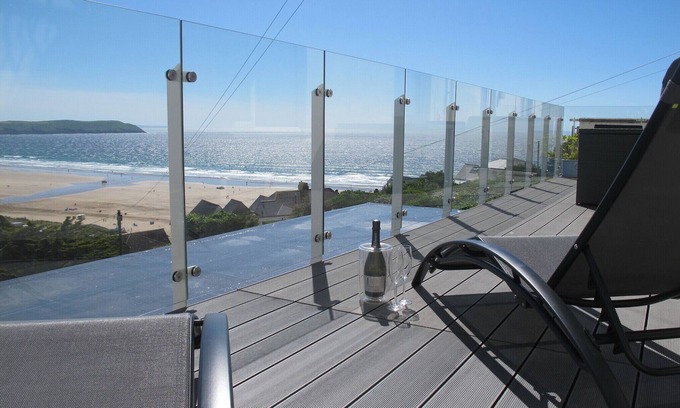 Woolacombe Apartment | Stunning views from large balcony and modern beautiful contemporary apartment