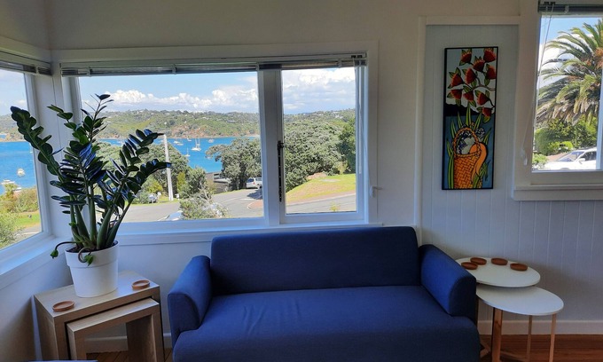Oneroa House | Stunning views over Oneroa Bay