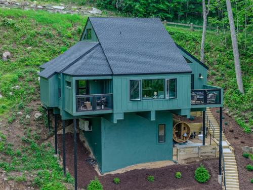Sugar Mountain House | Stunning Views Private Sauna Fireplace Fire Pit