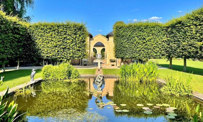 Kingham House | Stunning villa for 6 people with WIFI, pool