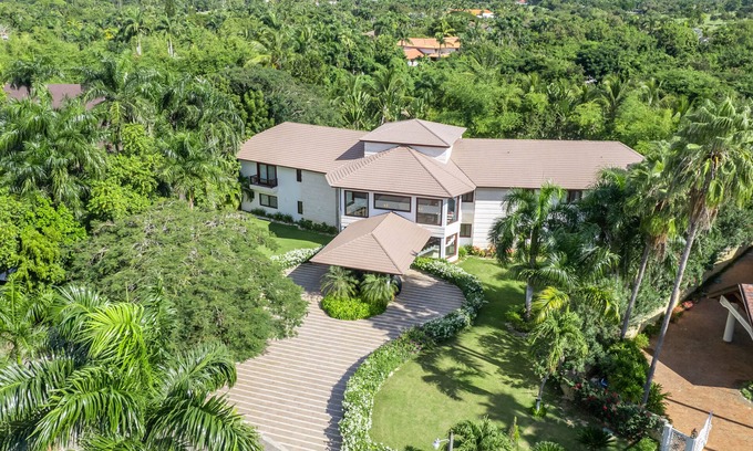 Casa de Campo Villa | Stunning villa ideally located next to the famous Minitas Beach
