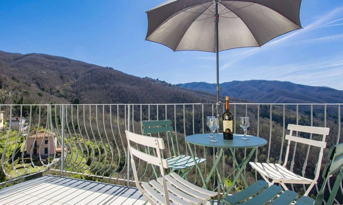 Casoli House | Stunning villa for 6 people with WIFI, private pool, TV, terrace and pets allowed