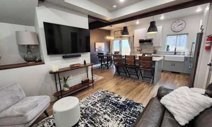 Helena House | Style and comfort in Helena! Easy access to any part of Helena. No cleaning fees