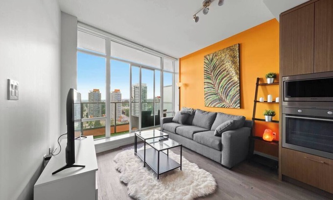 Surrey Apartment | Stylish 1BD Apartment in Surrey Central
