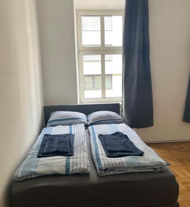 Simmering Apartment | Stylish 1BR City Apartment for 5, Great Location