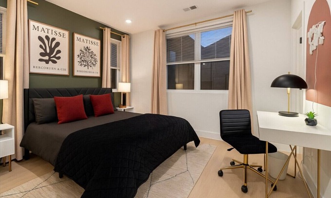 Mantua Apartment | Stylish 1BR | DT Philly by Art Museum & Key Sights
