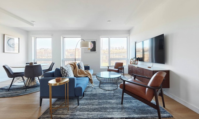 Hoboken Apartment | Stylish 2 BR w/roof deck access - mins to NYC