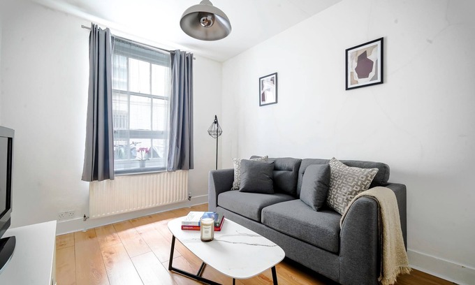 Shoreditch Apartment | Stylish 2BR near Liverpool Street - City of London