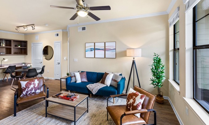 Lazybrook/Timbergrove Apartment | Stylish 2br Retreat 10 Min from DT w/ Pool & BBQ!