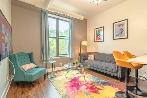 Near South Side Apartment | Stylish 420 friendly 3BR Suite Near Soldier Field and McCormick Place