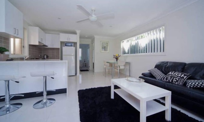 Warriewood House | Stylish and new guesthouse "Lakeview" Warriewood - Mona Vale