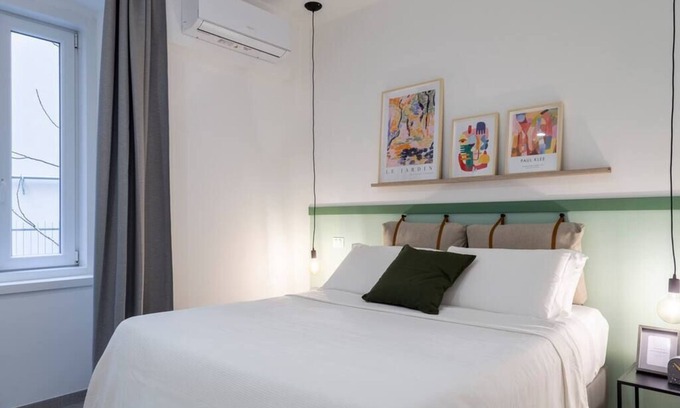 Trieste City Centre Apartment | Stylish apartment with an arty touch Fast WiFi