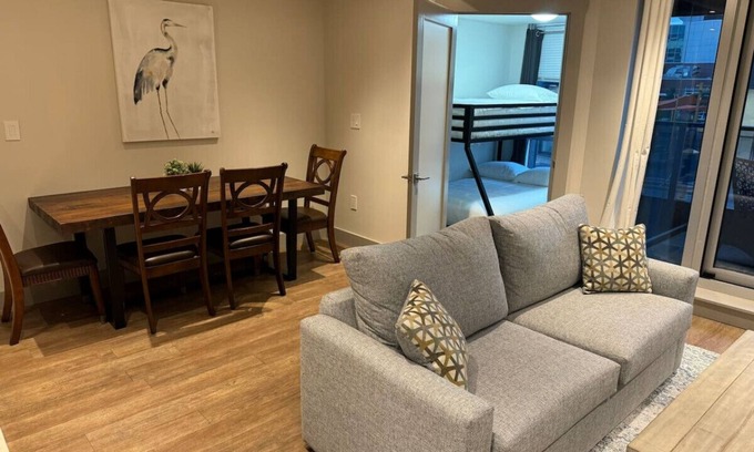 South End Apartment | Stylish central two bed, parking