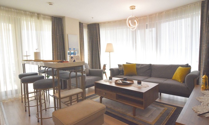 Bagcilar Apartment | Stylish cozy 1 bedr apart & balcony