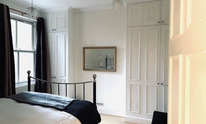 Surbiton Hill Apartment | Stylish Flat in London 5 minutes Walk From The River/Surbiton Station
