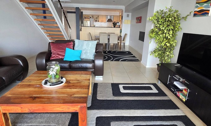 Bunbury Apartment | Stylish haven at One8 Waterfront Apartment