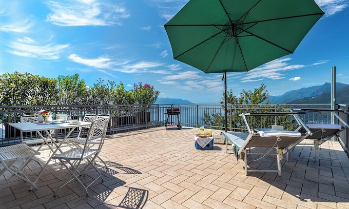 Maccagno Apartment | Stylish house with 42 sqm panoramic terrace on Lake Maggiore