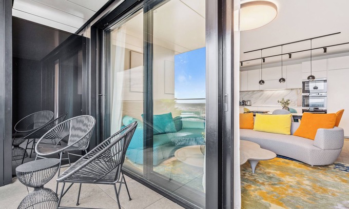 Gasperich Apartment | Stylish Luxurious Apt w Pool & Gym ID214