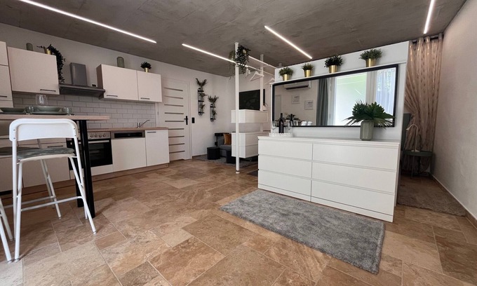 Wiener Neustadt Apartment | Stylish "Mint" studio in the city center