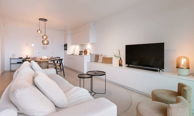 Ostend City Centre Apartment | Stylish New Apartment with Harbor View