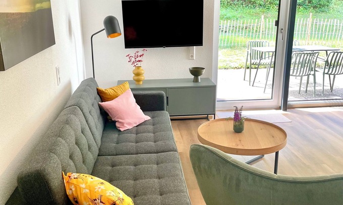 Loerrach Apartment | Stylish new vacation apartment (Yarin)