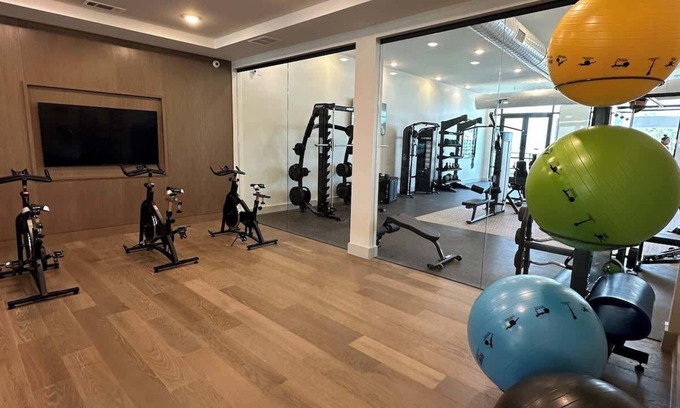 McNeil Apartment | Stylish North Austin Stay | Pool, Gym & Workspace