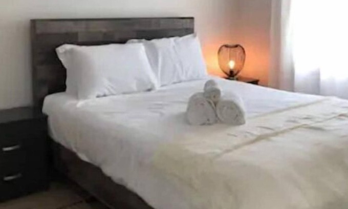 London House | Stylish Renovated 4BR Home W/Large Backyard