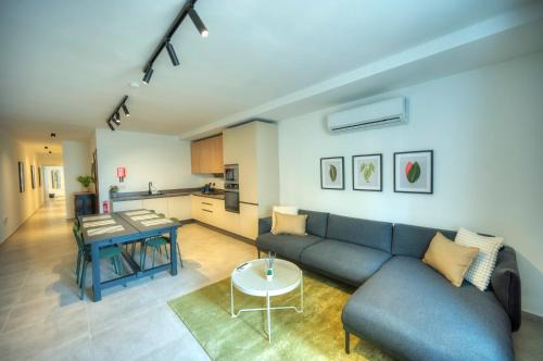 Gzira Apartment | Stylish, spacious 3 bedrooms, 2 bathrooms KBAS1-2