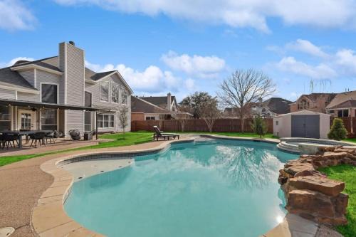 Fossil Creek House | Stylish Spacious Convenient - 6-BD 2 5-BA + Pool