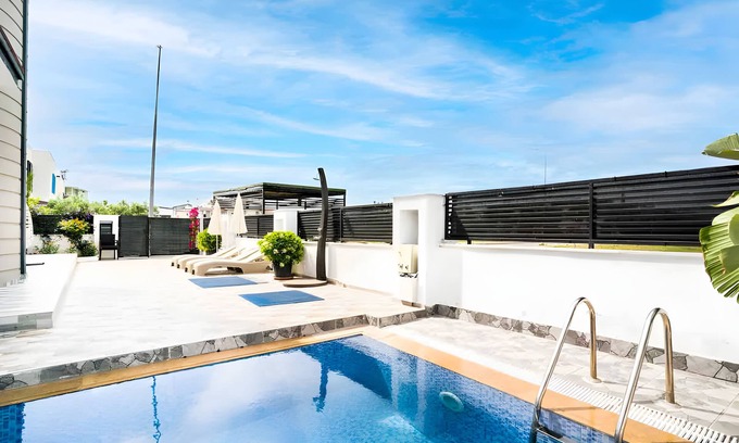 Kadriye Villa | stylish spacious entire villa and pool to yourself close to land of legends