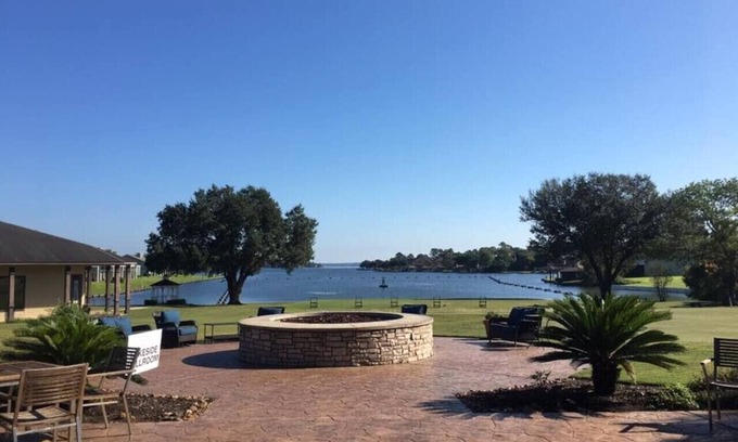 April Sound Apartment | Stylish Studio on Lake Conroe