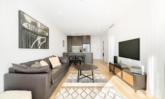 Manuka Apartment | Stylish Urban Apartment Close to Manuka - Hosted by Canstay