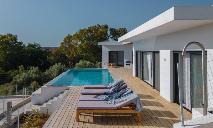 Paleros Villa | Stylish villa three bedrooms central location, private pool, sea & mountain view