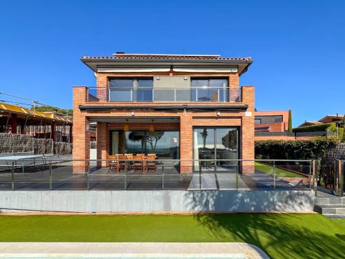 Caldes d'Estrac Villa | Stylish villa with saltwater pool