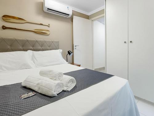 Enseada Apartment | Suíte Churrasqueira Piscina AC Perto da Praia