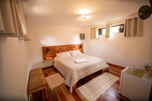 Recanto Araucaria Hotel | Suíte Jasmim branco