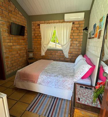 Ingleses do Rio Vermelho House | Suíte Rústica