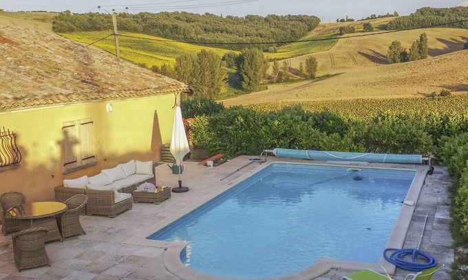 Beaumont-de-Lomagne Other | Sublime views, peace & serenity in French Tuscany. Air conditioning, heated pool