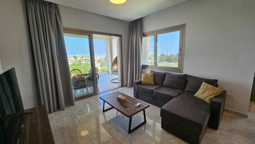 Kato Polemidia Apartment | Suburban Escape