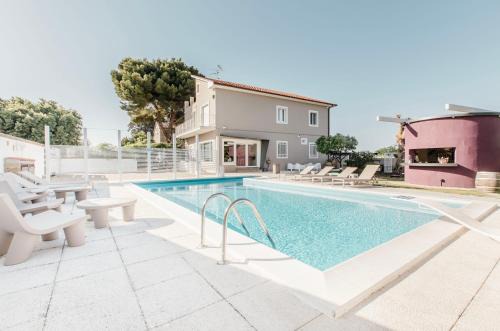 Vasto House | Suite 106