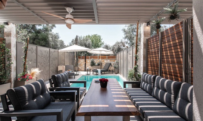 Evgiros Apartment | Suite 3 – Elegant & Serene Hideaway I September15 Suites