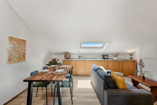 Capanne-Prato-Cinquale Apartment | Suite a 5' Forte Dei Marmi - Parcheggio privato - WiFi - AC