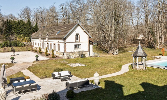 Gien House | Suite Acacias avec piscine