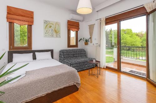 Serres Apartment | Suite Acropolis Serres With Parking Next to Center