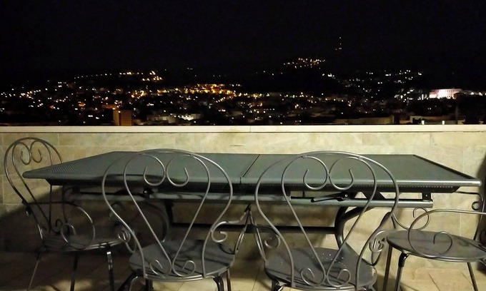Barriera Vecchia-San Giacomo Apartment | Suite Enes, Oasi di relax: terrazza panoramica